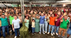 Dr. Leonardo Sá participa de grande festa do Dia das Mães promovida por Quinzinho do Gás em Peri-Mirim
